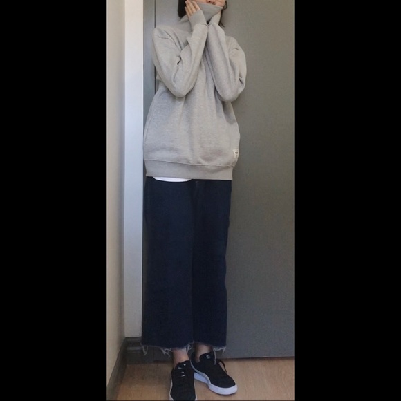 Grey turtleneck sweatshirt with lining - Picture 2 of 7